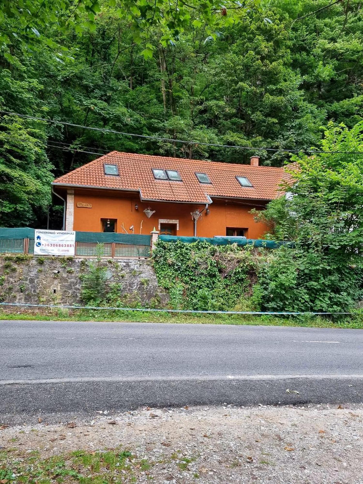 Tuendererdo Villa Miskolc Exterior photo
